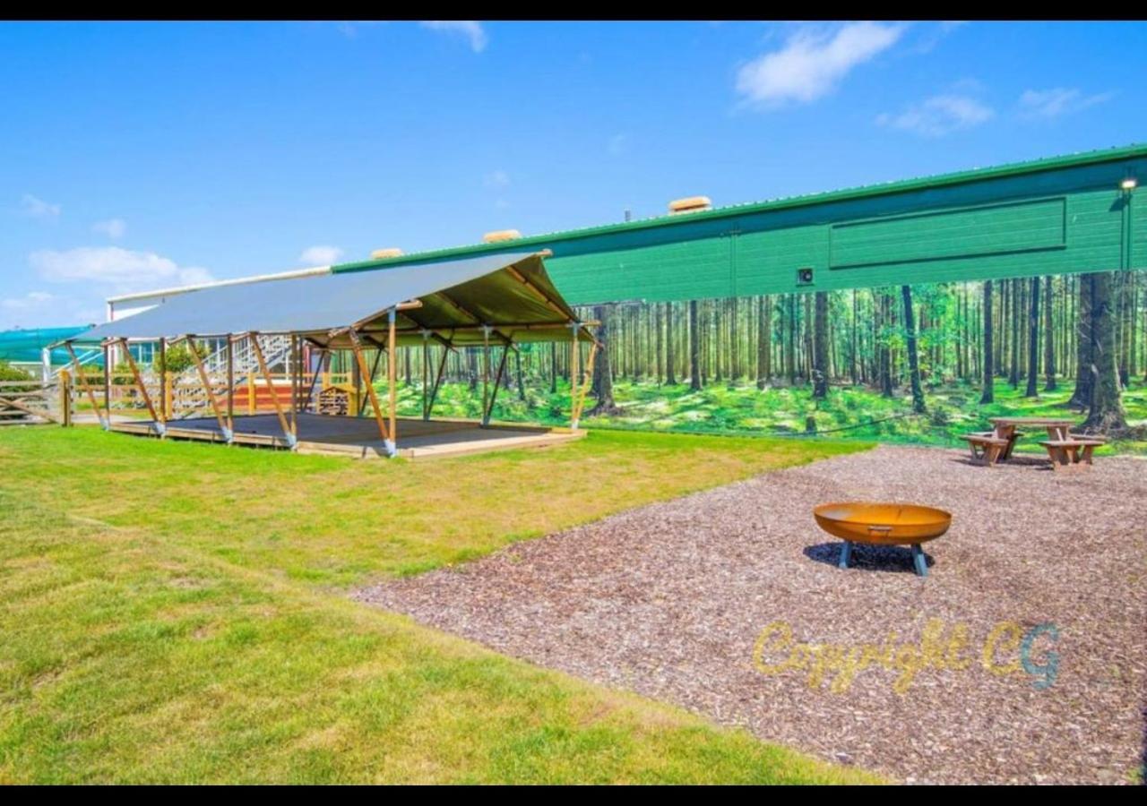 Mp502 - Camber Sands Holiday Park - Sleeps 6 - Small Dog - Gated Decking - Amazing Marsh Views Exterior photo